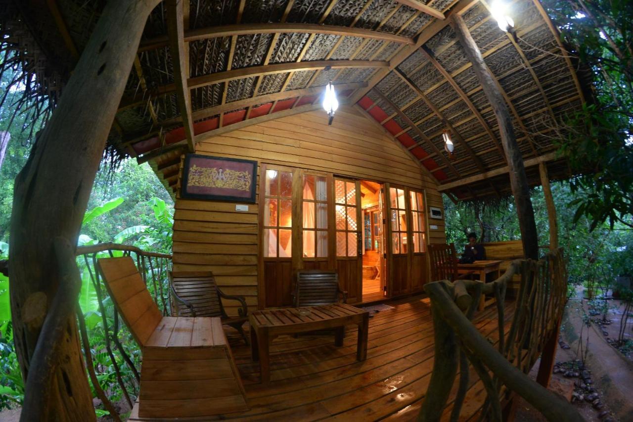 Habarana Tree House Mutu Village エクステリア 写真